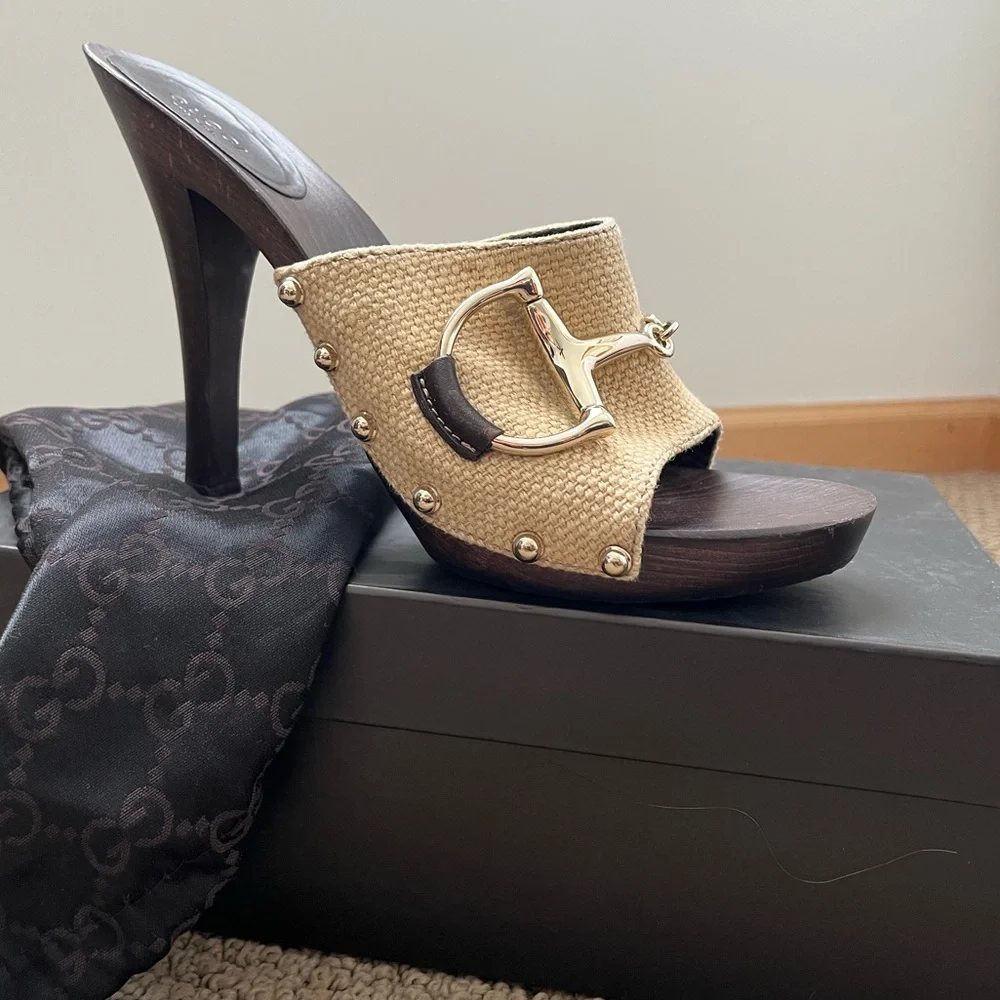 Vintage Gucci heels - Picture 8 of 11